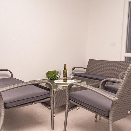 Apartmani Marijamagdalena Грачац Экстерьер фото