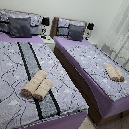 Apartmani Marijamagdalena Грачац Экстерьер фото