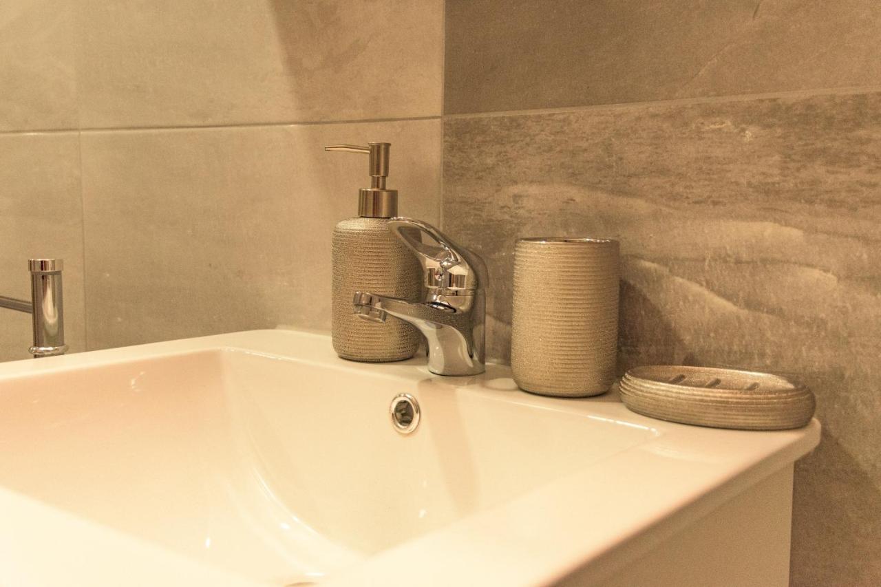 Apartmani Marijamagdalena Грачац Экстерьер фото