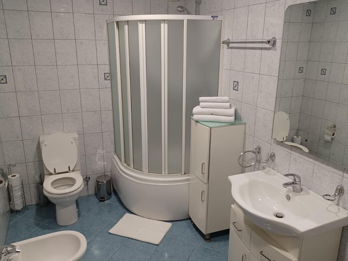 Apartmani Marijamagdalena Грачац Экстерьер фото