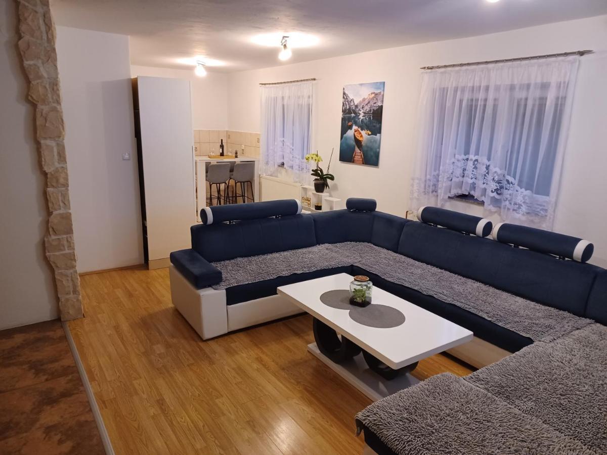Apartmani Marijamagdalena Грачац Экстерьер фото