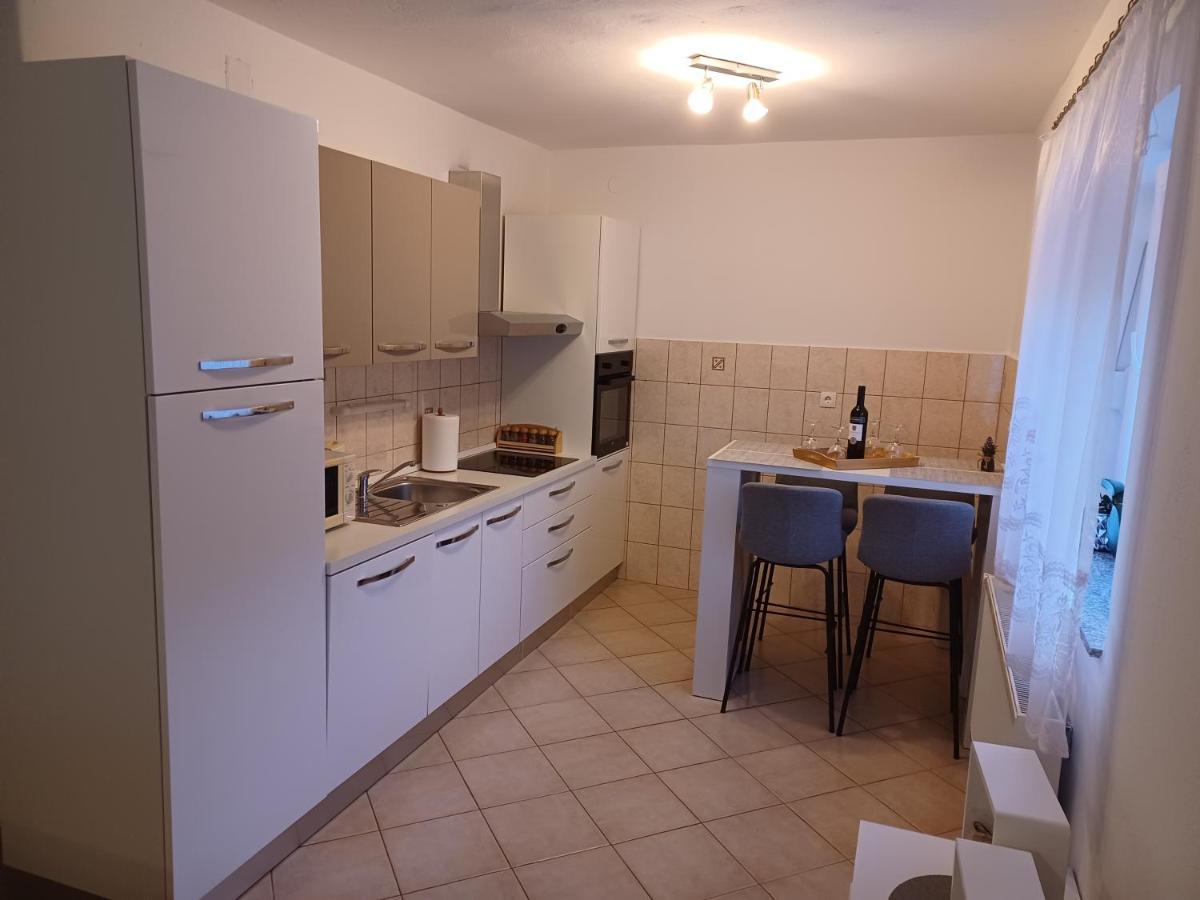 Apartmani Marijamagdalena Грачац Экстерьер фото