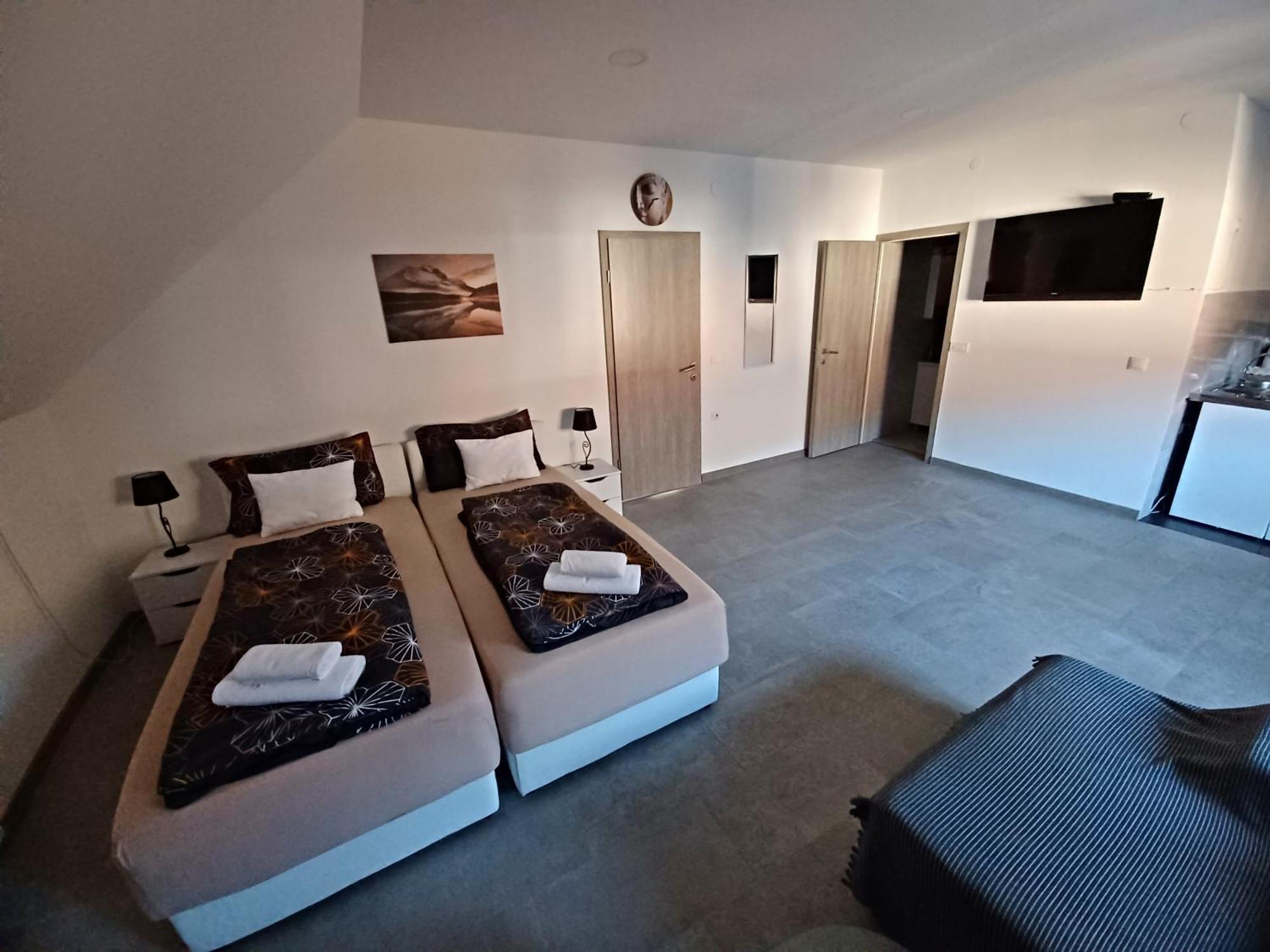 Apartmani Marijamagdalena Грачац Экстерьер фото