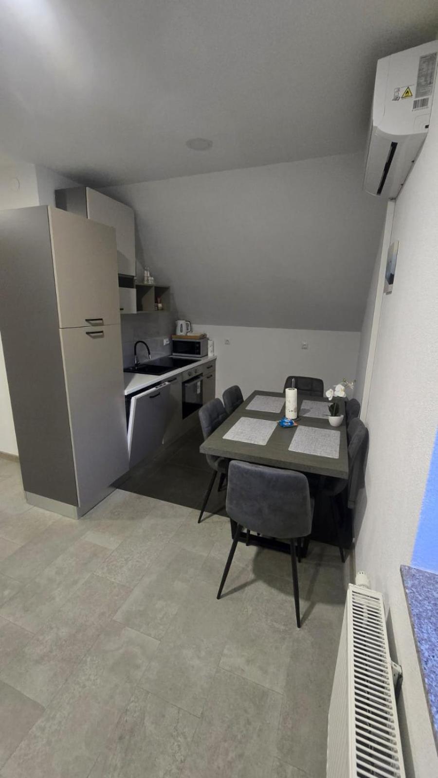 Apartmani Marijamagdalena Грачац Экстерьер фото