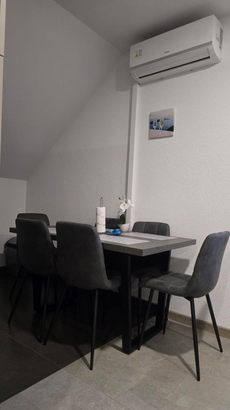 Apartmani Marijamagdalena Грачац Экстерьер фото
