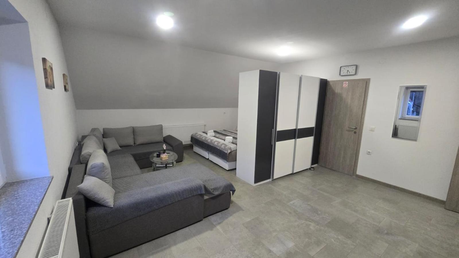 Apartmani Marijamagdalena Грачац Экстерьер фото